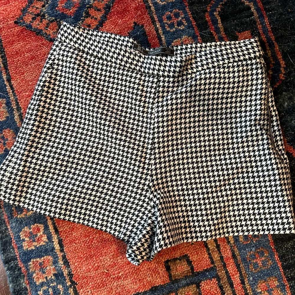 Zara Trafuluc Houndstooth Shorts Sz S